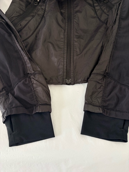 Lululemon Goal Crusher Jacket Black Lightweight Run Sz 2/4 EUC - Picture 4 of 9
